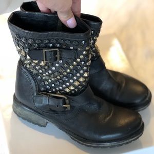 Steven Madden Boots